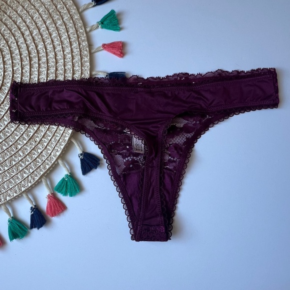 Victoria's Secret Body By Victoria Lace Front Thong Panty Kir Small NEW - Picture 2 of 3